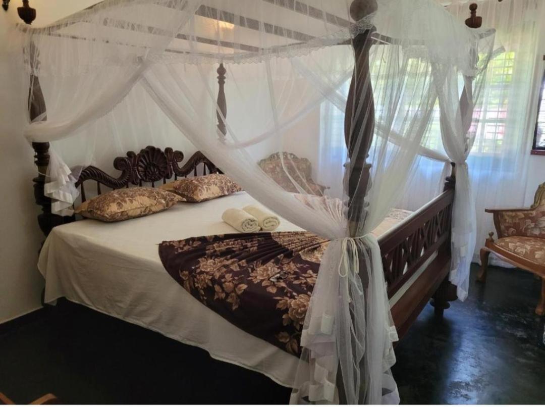Villa Sea Sprays Хіккадува Екстер'єр фото